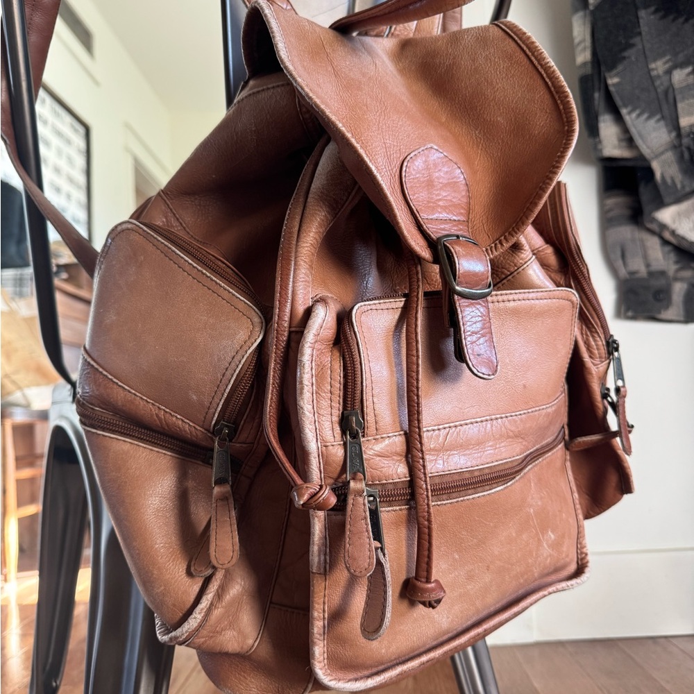 Vintage cognac genuine leather Clava backpack